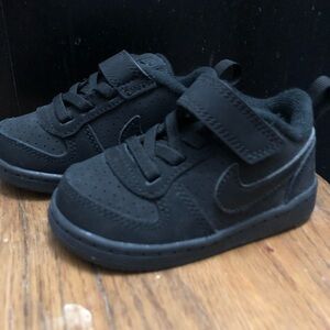 Kids Black NIKE Sneakers